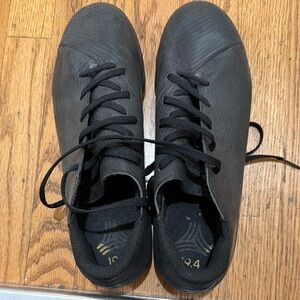 Sleek Black Athletic Shoes for Men